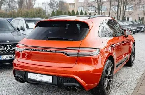 PORSCHE Macan 