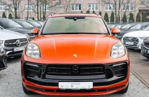 PORSCHE Macan 