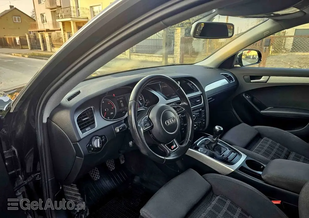AUDI A4 Avant 2.0 TDI DPF quattro Attraction