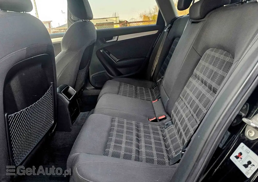 AUDI A4 Avant 2.0 TDI DPF quattro Attraction