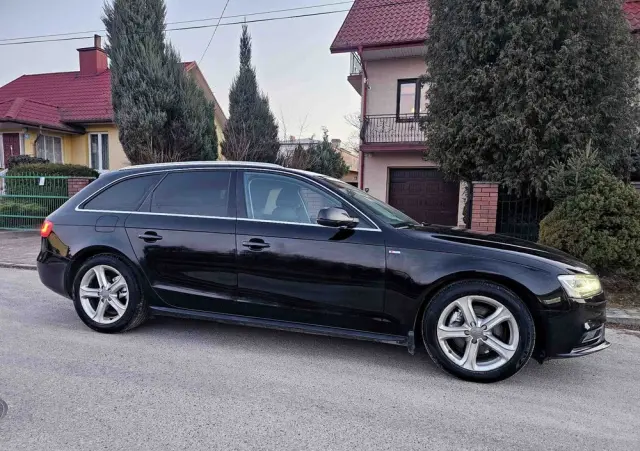 AUDI A4 Avant 2.0 TDI DPF quattro Attraction