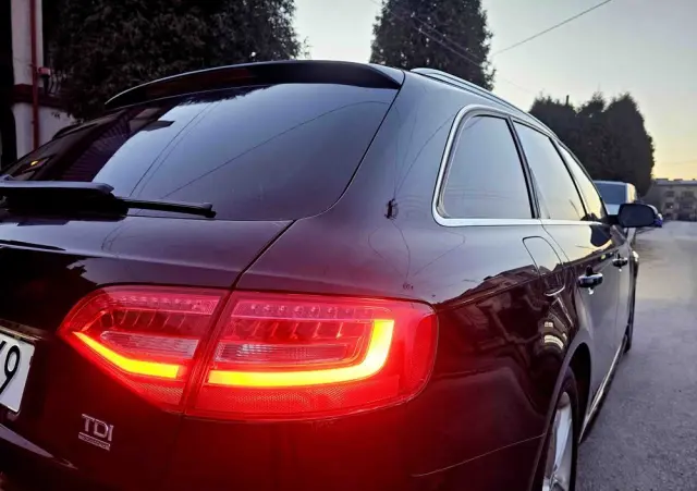 AUDI A4 Avant 2.0 TDI DPF quattro Attraction