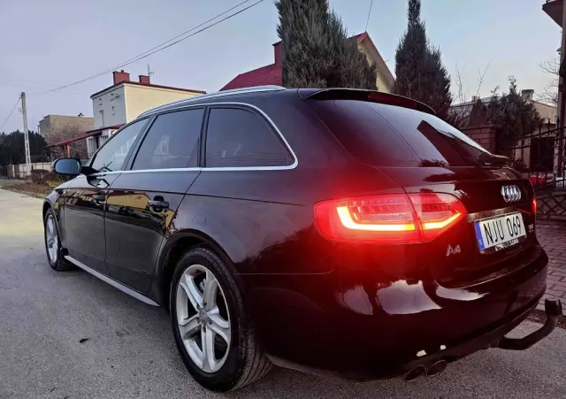 AUDI A4 Avant 2.0 TDI DPF quattro Attraction