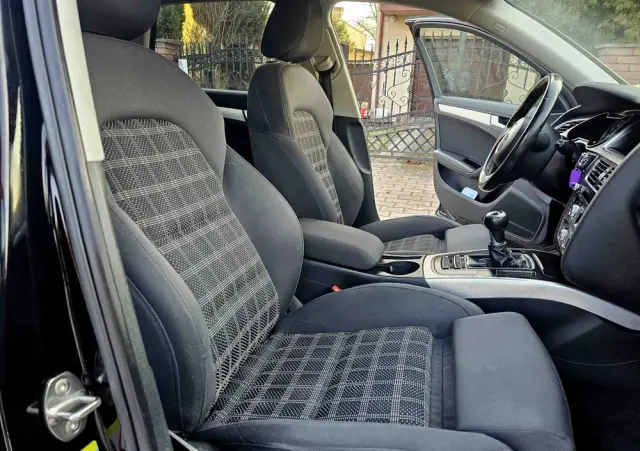 AUDI A4 Avant 2.0 TDI DPF quattro Attraction