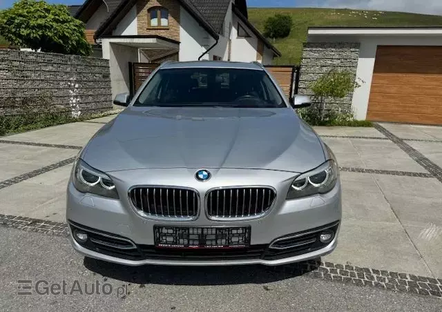 BMW Seria 5 525d xDrive Luxury Line