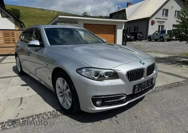 BMW Seria 5 525d xDrive Luxury Line
