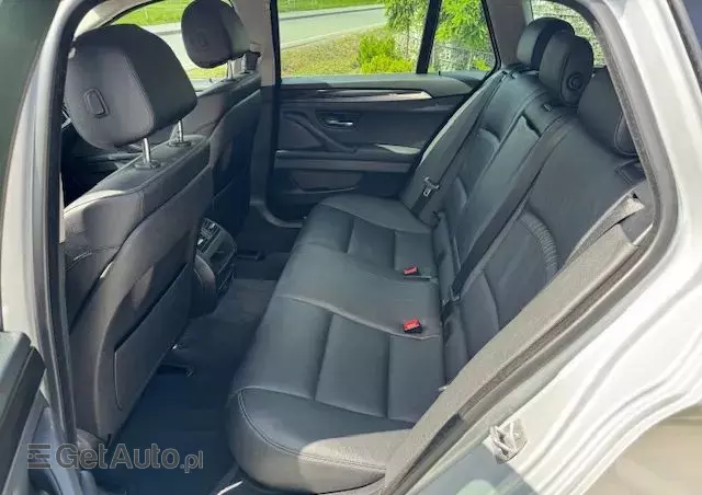 BMW Seria 5 525d xDrive Luxury Line