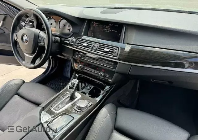 BMW Seria 5 525d xDrive Luxury Line