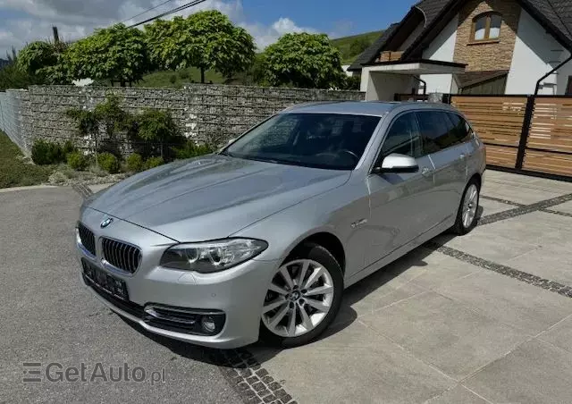 BMW Seria 5 525d xDrive Luxury Line