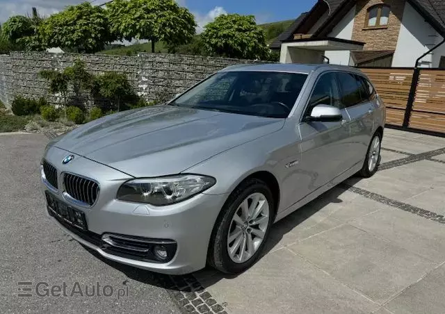 BMW Seria 5 525d xDrive Luxury Line