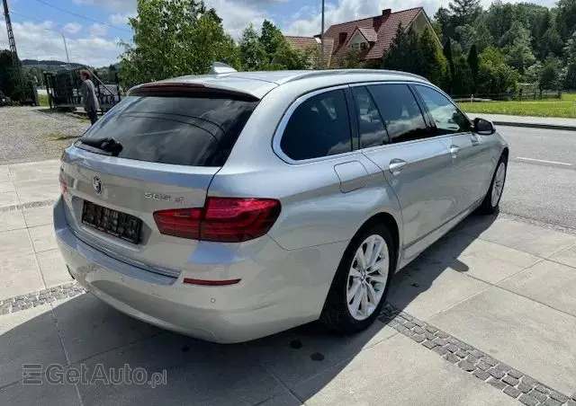 BMW Seria 5 525d xDrive Luxury Line