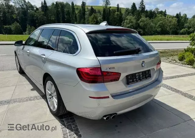 BMW Seria 5 525d xDrive Luxury Line