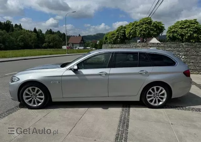 BMW Seria 5 525d xDrive Luxury Line