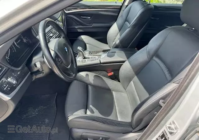 BMW Seria 5 525d xDrive Luxury Line