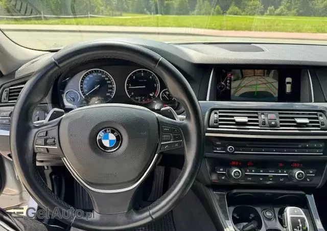 BMW Seria 5 525d xDrive Luxury Line