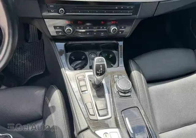 BMW Seria 5 525d xDrive Luxury Line