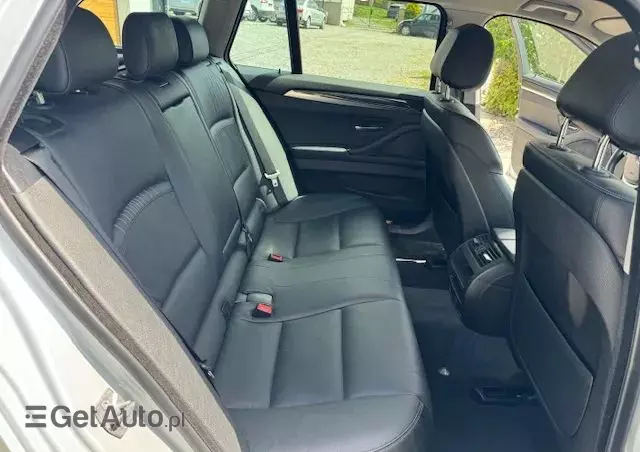 BMW Seria 5 525d xDrive Luxury Line