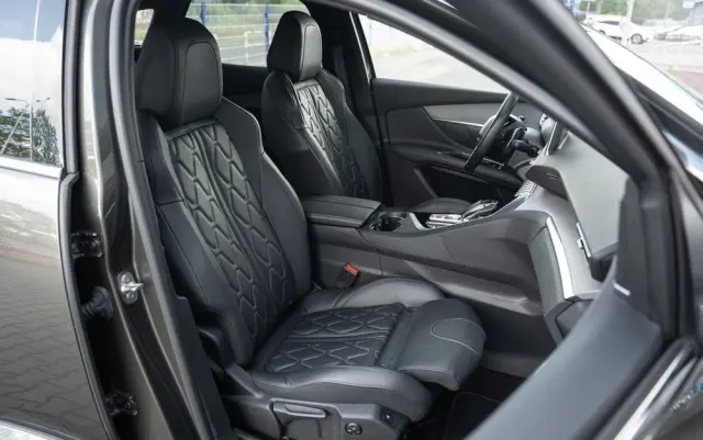 PEUGEOT 3008 1.6 PureTech Hybrid PHEV Active Pack S&S EAT8