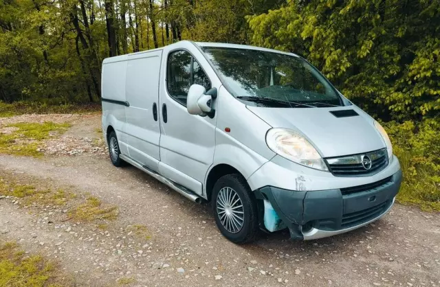 OPEL Vivaro 
