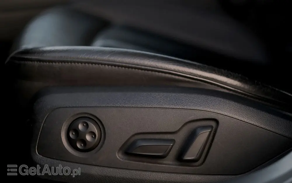 AUDI A4 Limousine 2.0 TFSI quattro S tronic design