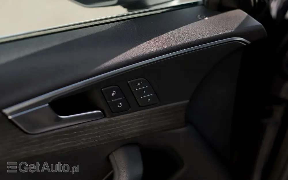 AUDI A4 Limousine 2.0 TFSI quattro S tronic design