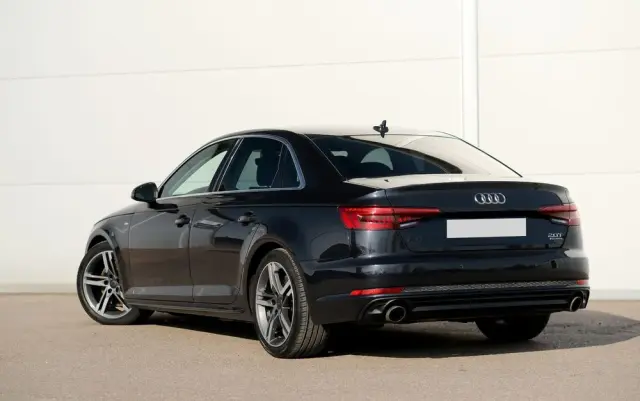 AUDI A4 Limousine 2.0 TFSI quattro S tronic design