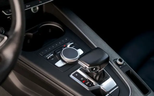 AUDI A4 Limousine 2.0 TFSI quattro S tronic design