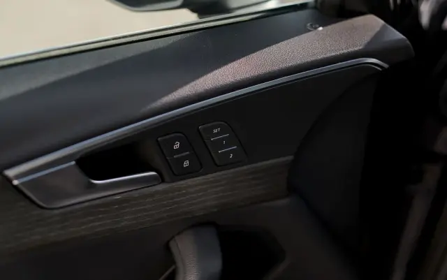 AUDI A4 Limousine 2.0 TFSI quattro S tronic design