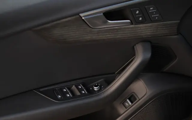 AUDI A4 Limousine 2.0 TFSI quattro S tronic design