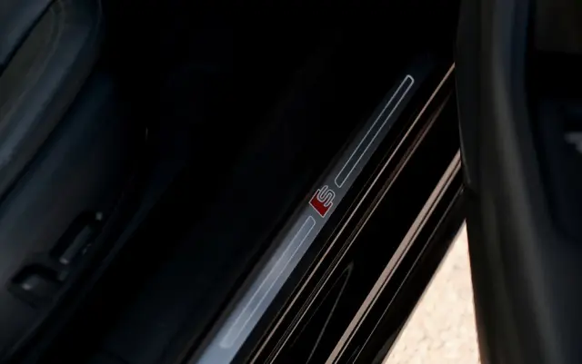 AUDI A4 Limousine 2.0 TFSI quattro S tronic design