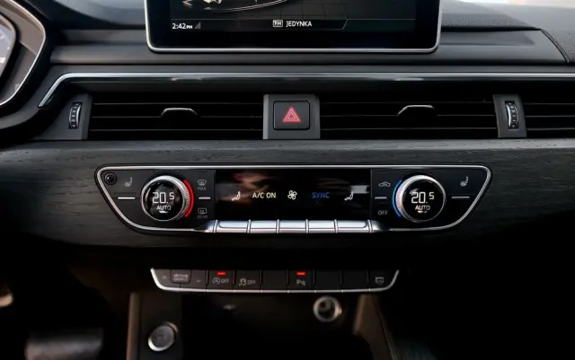 AUDI A4 Limousine 2.0 TFSI quattro S tronic design