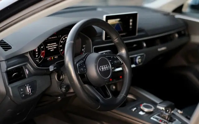 AUDI A4 Limousine 2.0 TFSI quattro S tronic design