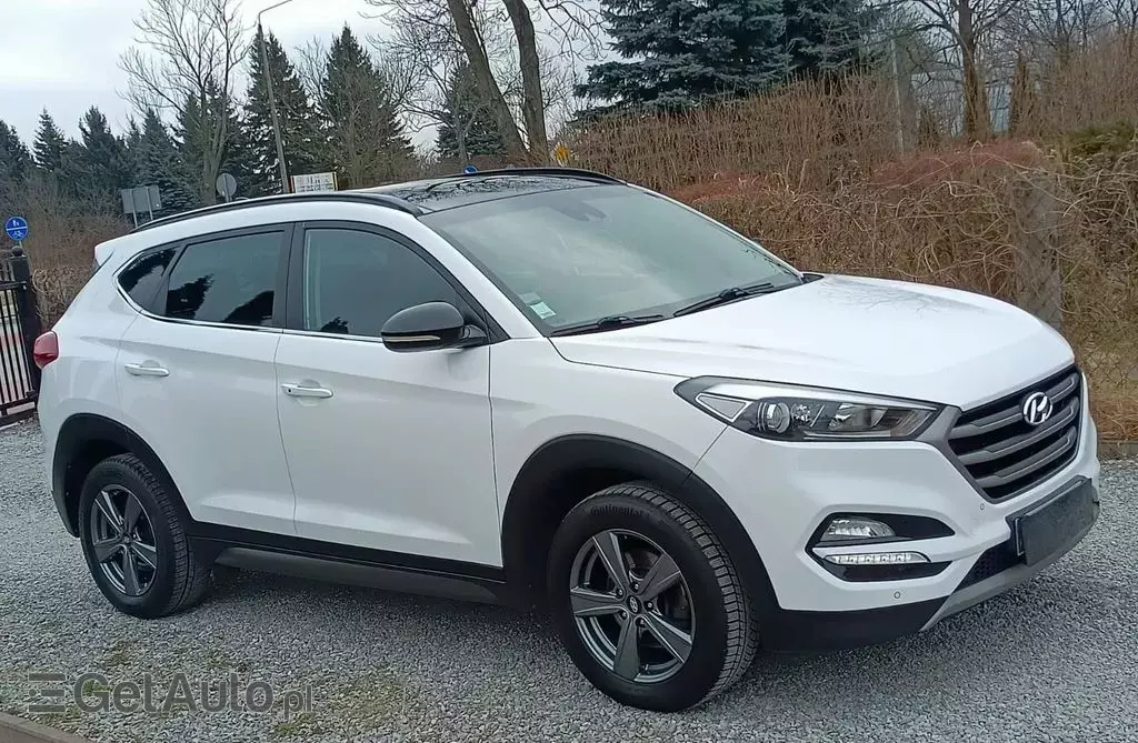 HYUNDAI Tucson 