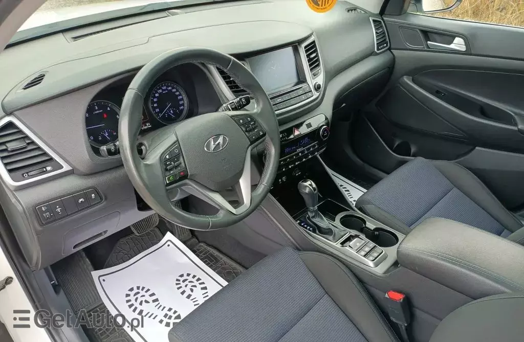 HYUNDAI Tucson 