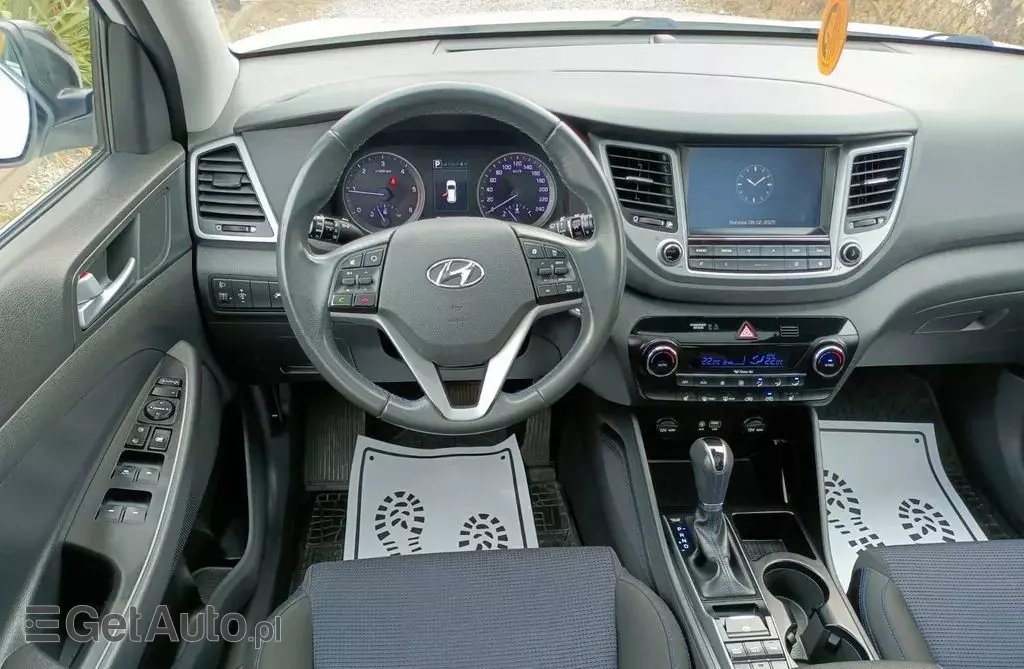 HYUNDAI Tucson 