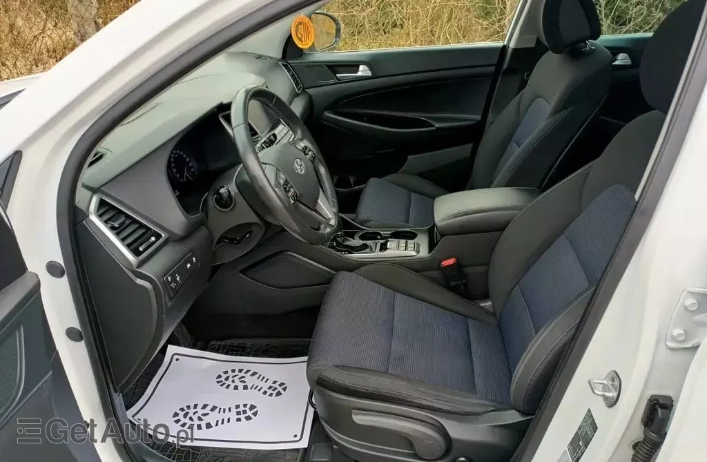 HYUNDAI Tucson 