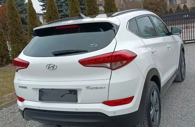 HYUNDAI Tucson 
