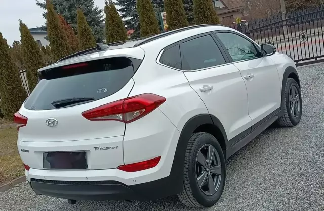 HYUNDAI Tucson 