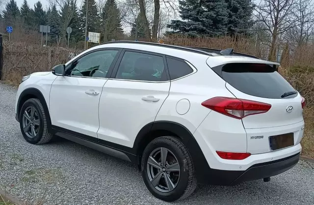 HYUNDAI Tucson 