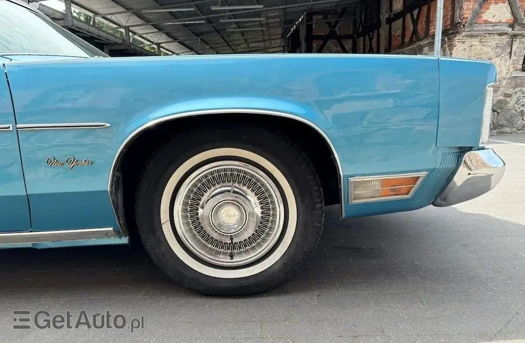 CHRYSLER New Yorker 