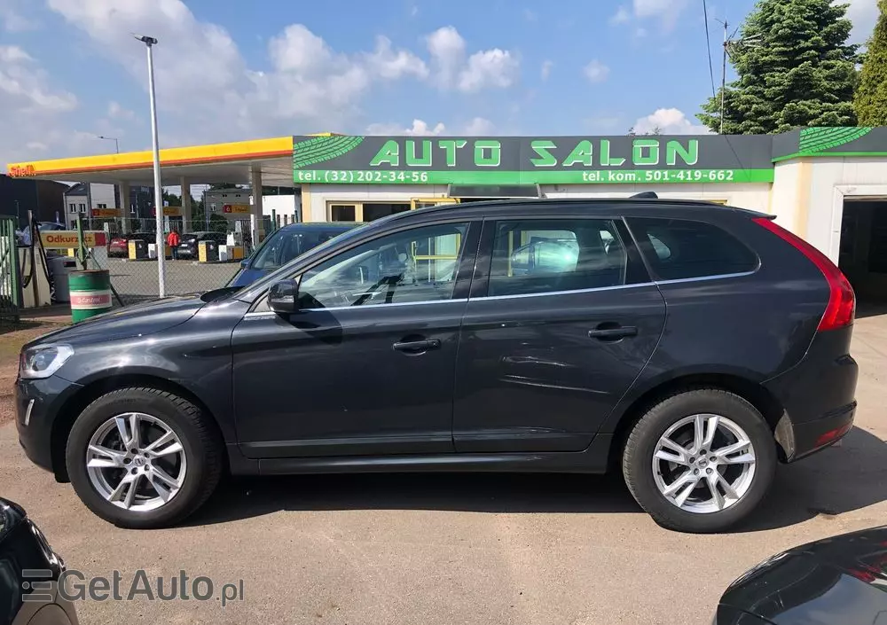 VOLVO XC 60 D3 Momentum