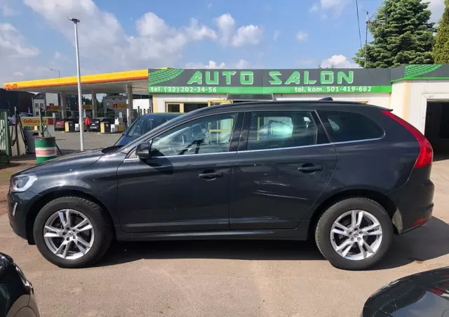 VOLVO XC 60 D3 Momentum