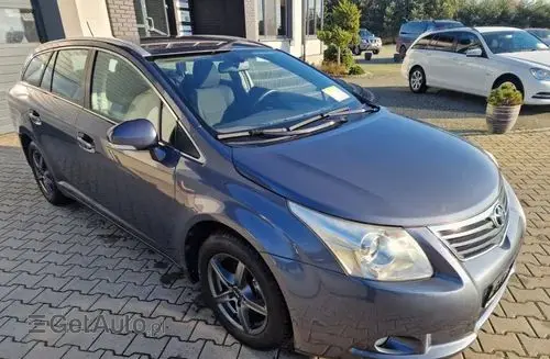 TOYOTA Avensis 