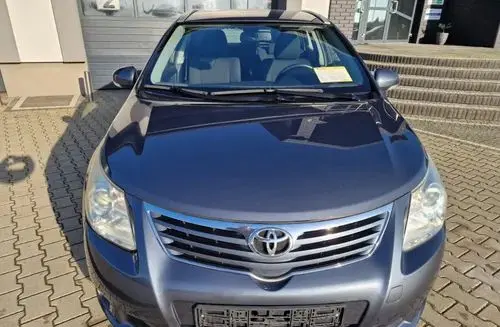 TOYOTA Avensis 