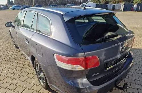 TOYOTA Avensis 