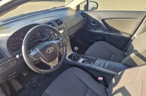 TOYOTA Avensis 