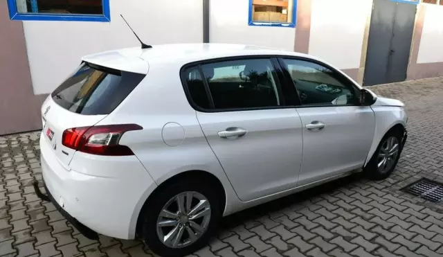 PEUGEOT 308 