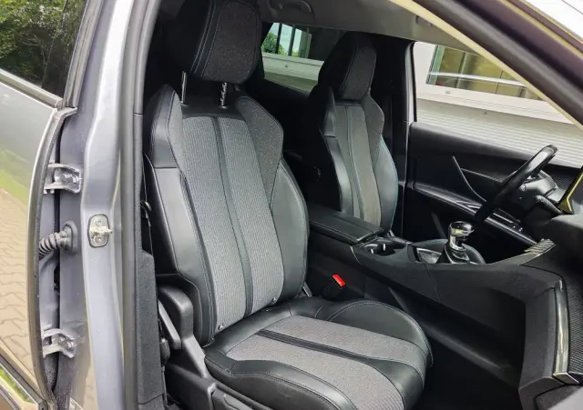 PEUGEOT 3008 1.5 BlueHDi Allure S&S