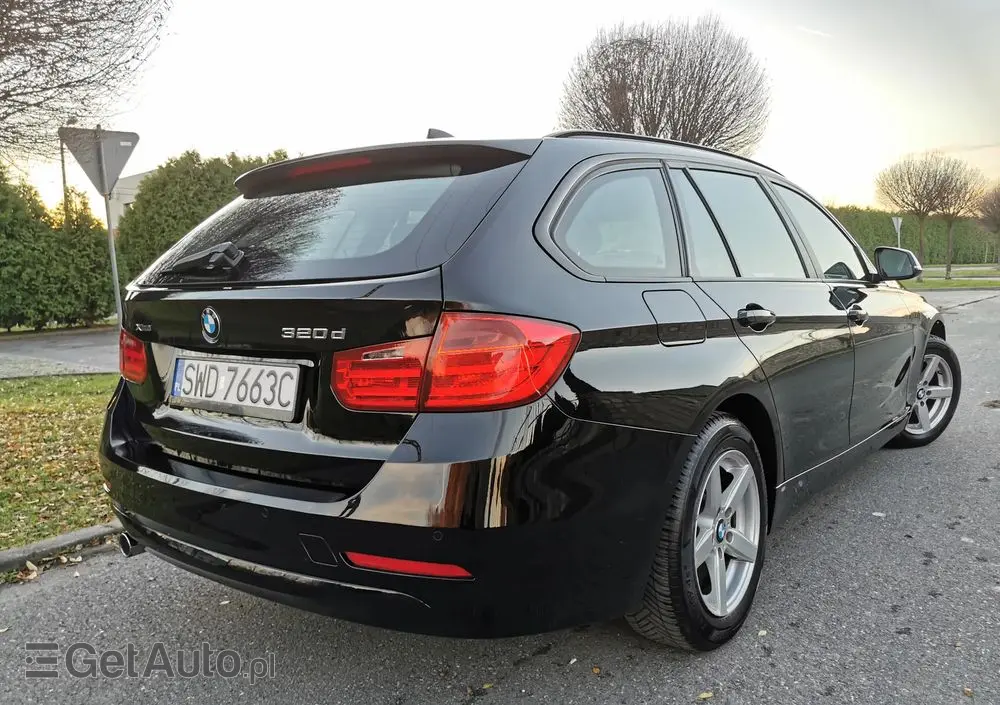 BMW Seria 3 320d Touring xDrive