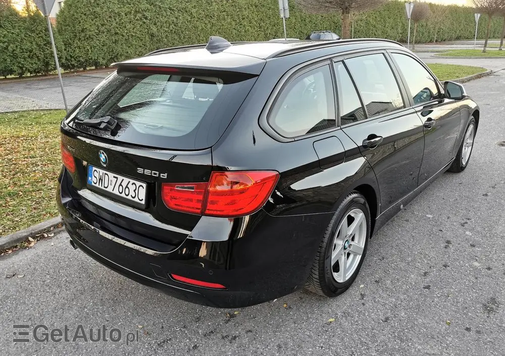 BMW Seria 3 320d Touring xDrive